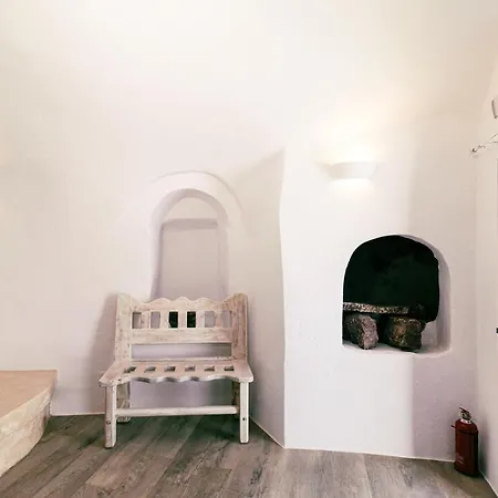 בית נופש Gemini Caves *