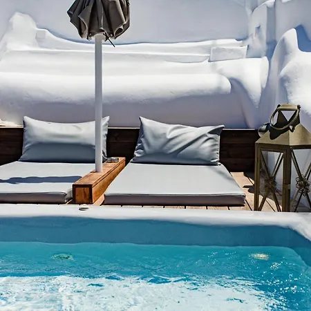 בית נופש Gemini Caves אויה