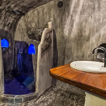 Gemini Caves Semesterbostad