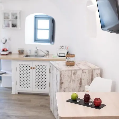 Gemini Caves * Oia (Santorini)