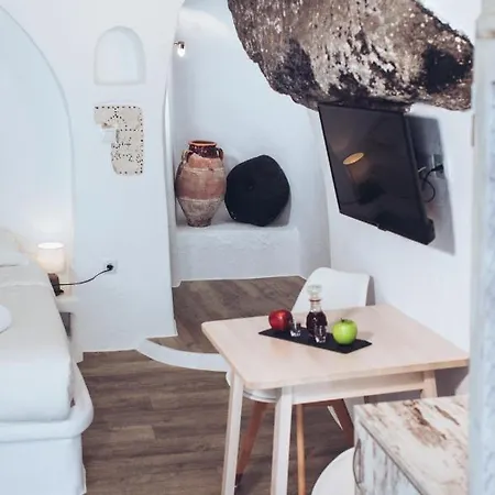 Gemini Caves Oia