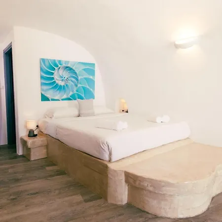 Gemini Caves Holiday home Oia (Santorini)